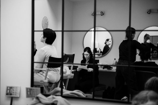 Love a mirror!#weddingphotography #weddingday #weddinginspiration #weddingprep #weddingphotographers